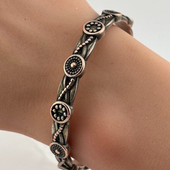 Western Style Bangle Bracelet - Picture 2 of 4